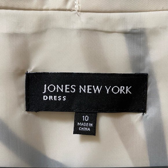 Patterned Dress with Pockets - Picture 3 of 5